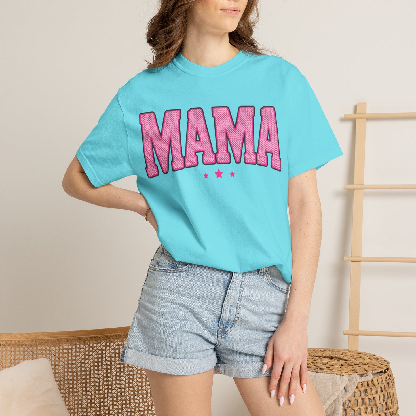 Mama Graphic T-Shirt — Retro Pink Lettering